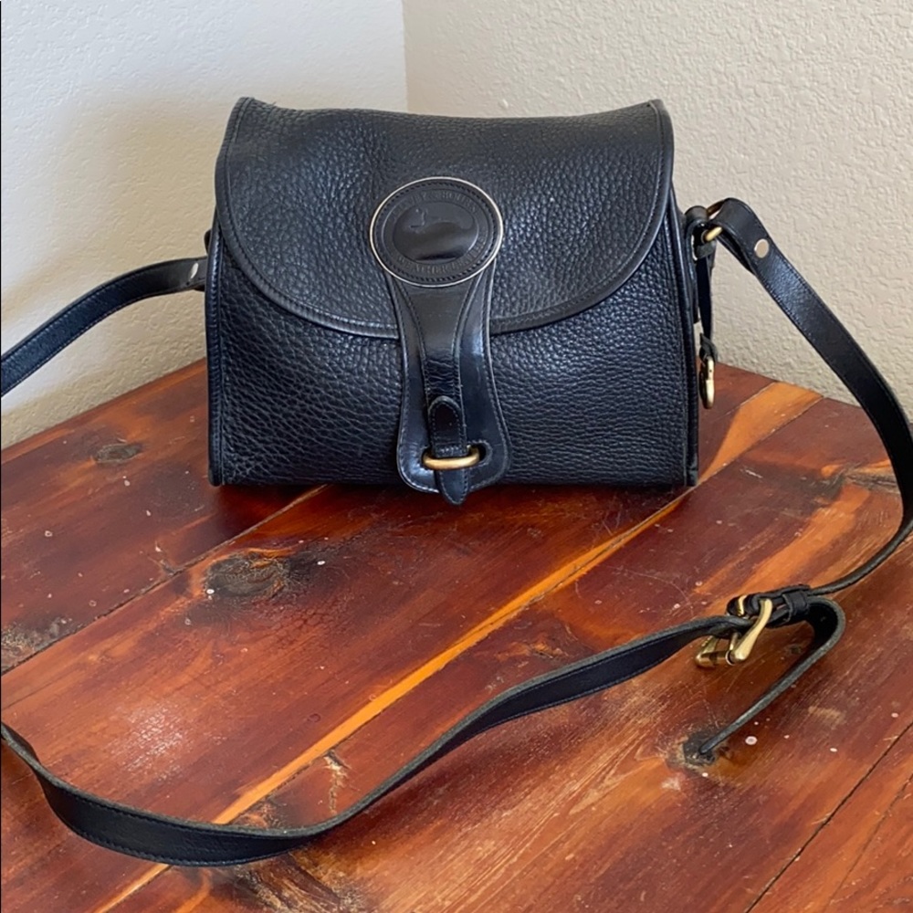 Vintage Dooney & Burke all leather shoulder purse